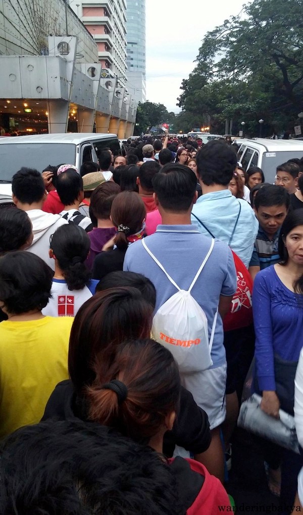 The crowd along UN Avenue at 630am